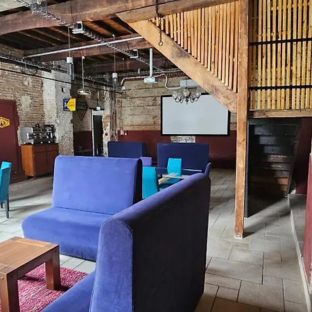 Loft Industriel De 220 Metres Carre Sur Deux Niveaux Villa Montech